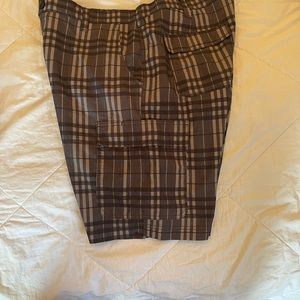 Lee Dungarees mens hybrid swim/beach shorts size 38. Gray, light gray and black